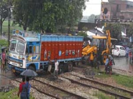 Rail traffic was interrupted for two hours