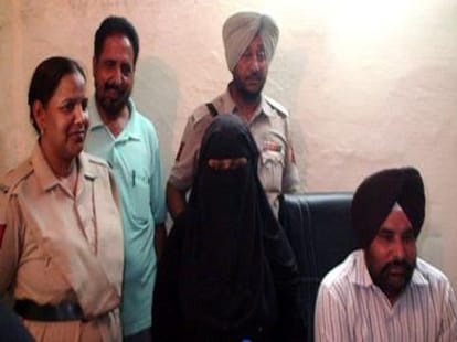 pakistani lady arrested in jalandhar without passport, visa