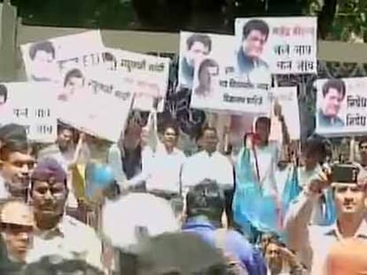 Rahul Gandhi in Pune to meet student against Gajendra Chouhan