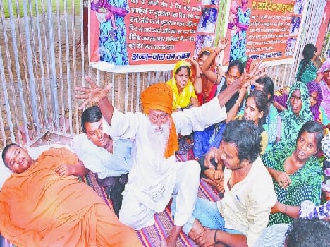 aatmdah ki sochna pe daudi pulice