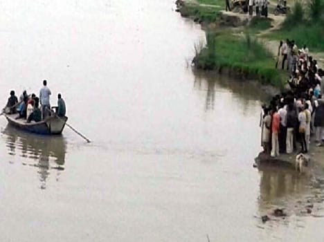 two persons sink in ganga, one body found