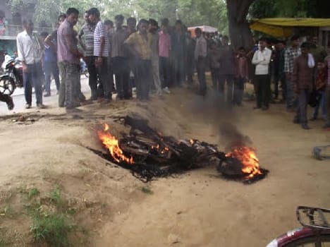 deth of bike rider in road accident