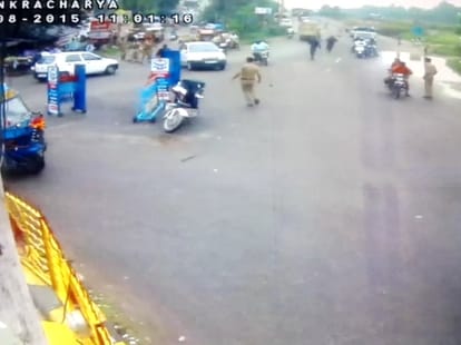 drunk driver crushed policeman in haridwar.