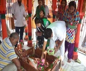 first monday at sawan, tample full pilgrims