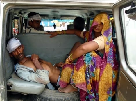 fighting in two groups, 14 injured