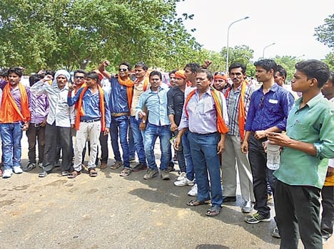 Hindu Yuva Vahini activists display