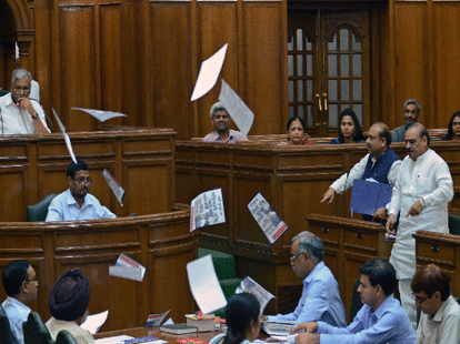 Meenakshi's family arrived Assembly, had not yet compensation