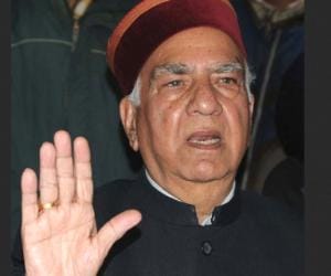 shanta kumar statement over salary of politician.