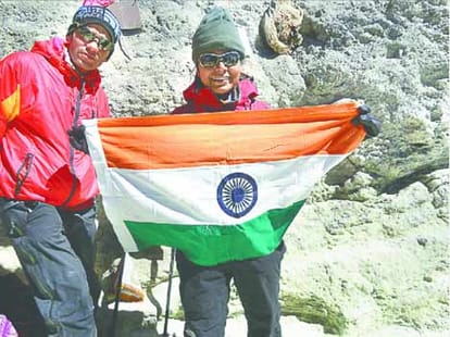 how toolika reached to the highest volcano of asia