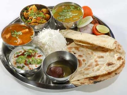 17 food sample found fault in restuarents of delhi ncr