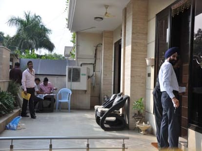 ED is searching Yadav Singh's property.