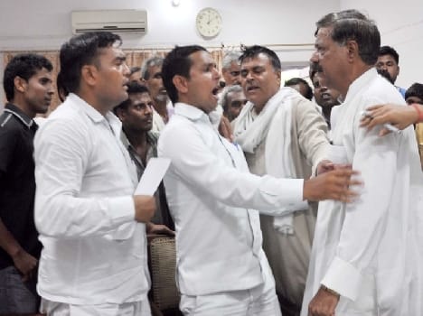 dispute between RLD MLA and BJP members in DM office