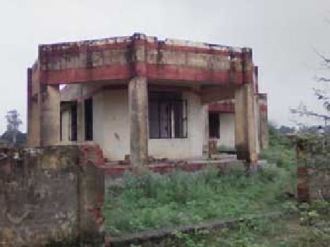 Before the Mini Secretariat building Handovr shabby