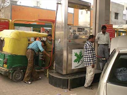 not pass commercial vehicles in Delhi from Haryana and uttar pradesh