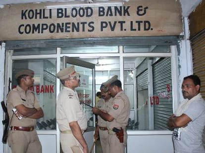 Illigal blood is sold out in lucknow