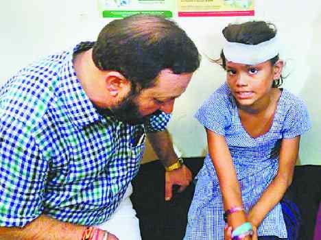 girl student brutally beated by headmaster, admitted in hospital