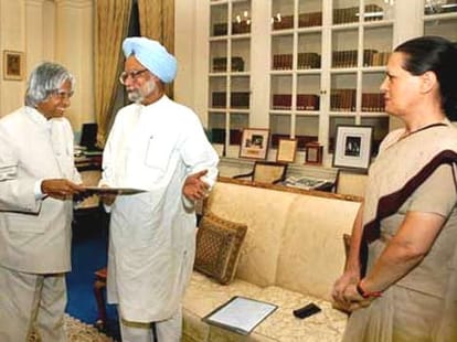sonia attacks on sushma swaraj
