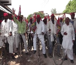Bicycle rally fired full vigor of youth