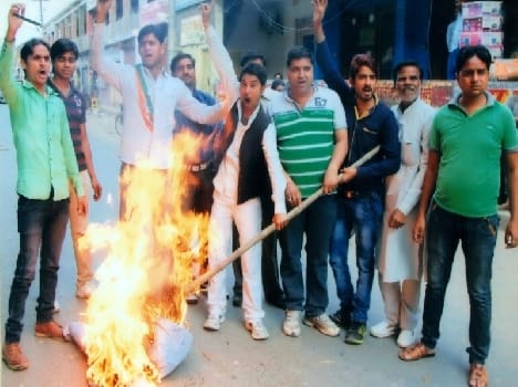 Modi government and Sumitra Mahajan blew mannequin