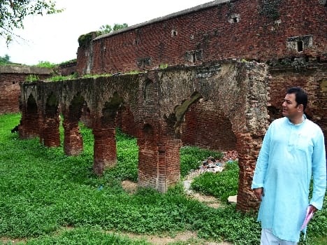 Those found not continue to die at the sod-house courtyard