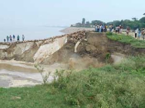  Tap damaged, water-shedding