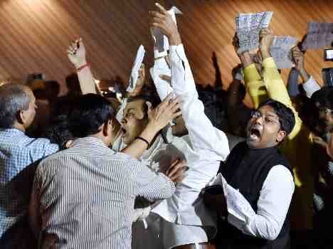 nitish kumar give answer to protestors