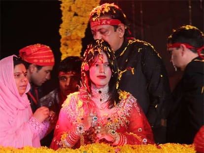 connection between radhe maa and britney spears
