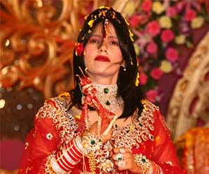 Radhe Maa at Mumbai Police Station