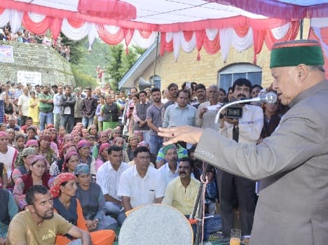 cm virbhadra singh on a visit to rampur.