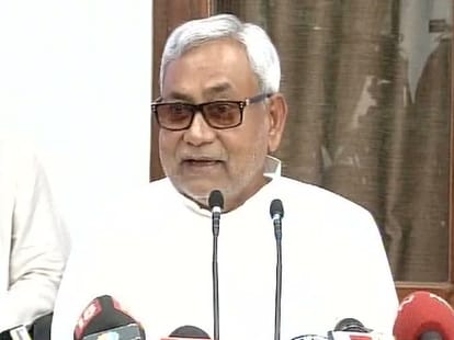 four JDU mla left the party and joined the BJP
