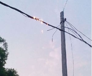 Electric wire fell on the house, fire scorched two people.
