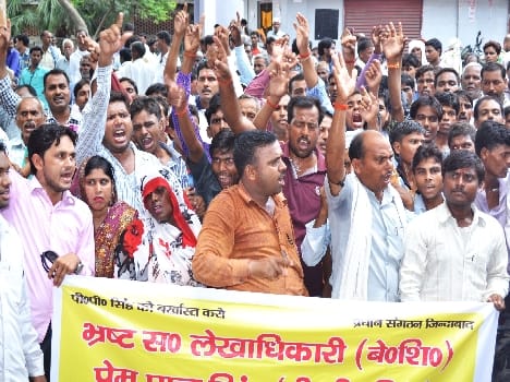 Village head and villagers demonstrated on Kalktret