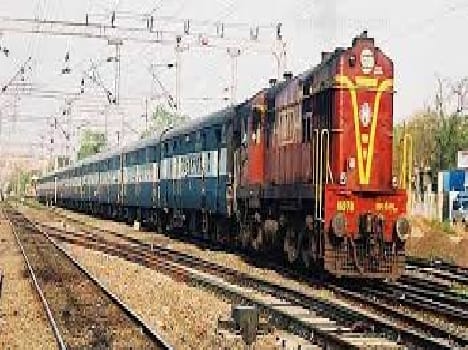  young man fell from the train, died