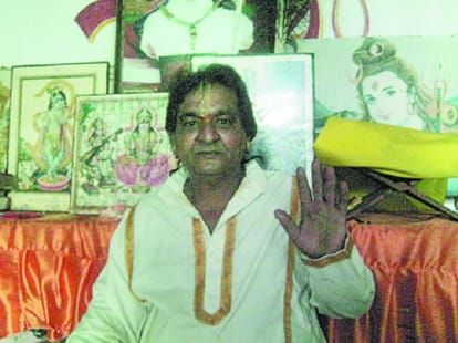 ram mandir mahant accused radhe maa for conspiracy against guru ramdin das.