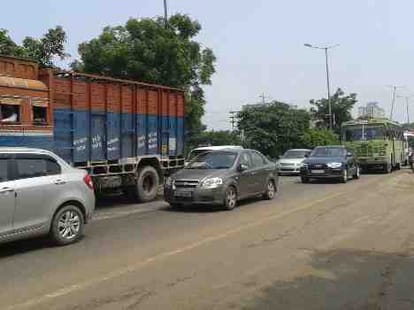 road is developed beside gomti river 