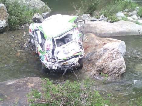 Ambulance falls into deep gorge at rampur.