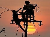Truck cleaner killed by electric current 