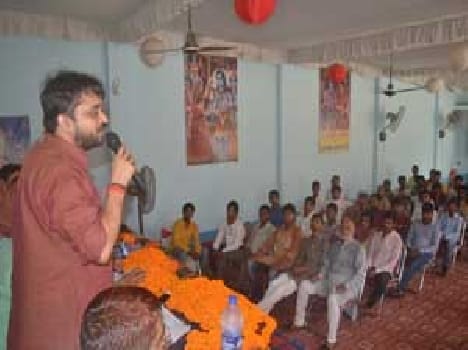workers go to ready for panchayat elections