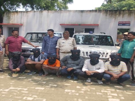 Crooks arrested