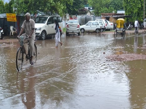 Rain with strong winds Weather mood changed