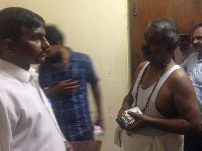 vip guest house caught fire in lucknow