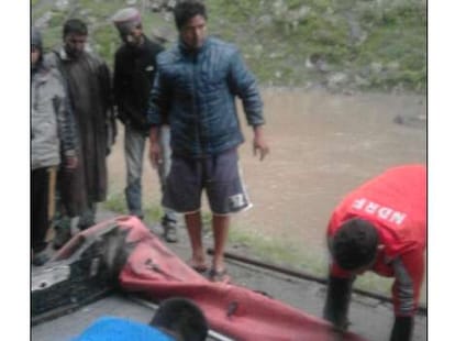 five people drowned in himachal.