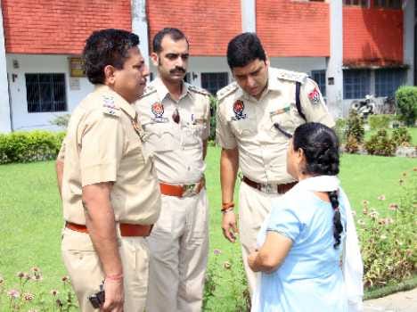 two suspects appeared in military uniform at school, terror in city