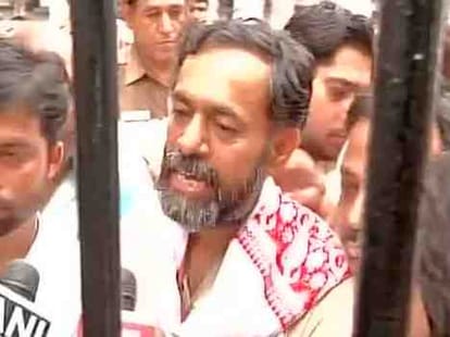 Yogendra Yadav supporters Connor drove Sanjay Singh.