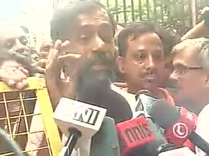 ogendra Yadav gets bail, the court took the police reprimand.