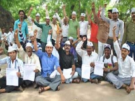 Protest over power cut, AAP, BJP