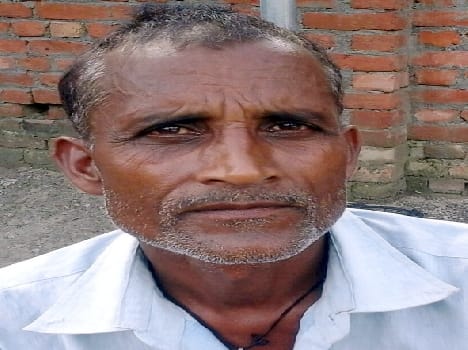 Gas attack on the agency of rogues , the janitor of the shackled looting