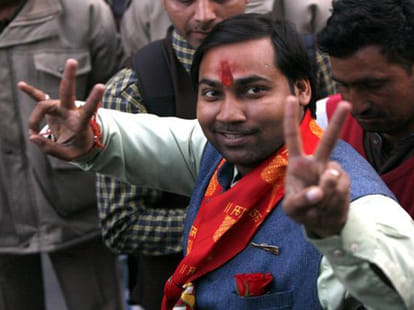 aap personal secretary held for extortion