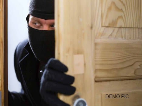 nri house saved from robbing due to servant 