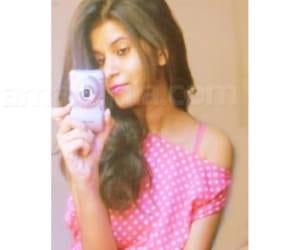 selfie contest pooja
